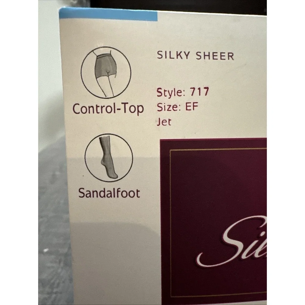 Hanes Silk Reflections Silky Sheer Style 717 Size EF Jet Sandalfoot Pantyhose